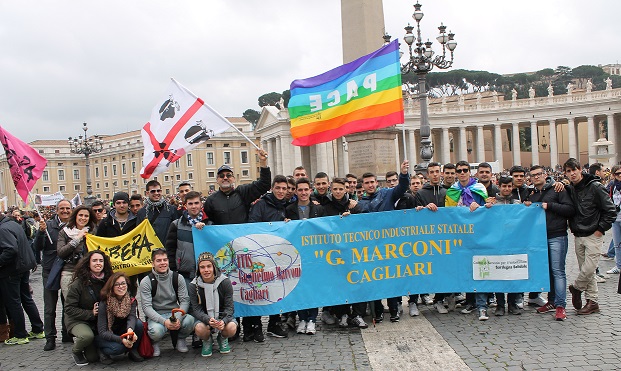 Papa Francesco all’Angelus  saluta gli studenti di Cagliari e il CSV Sardegna Solidale